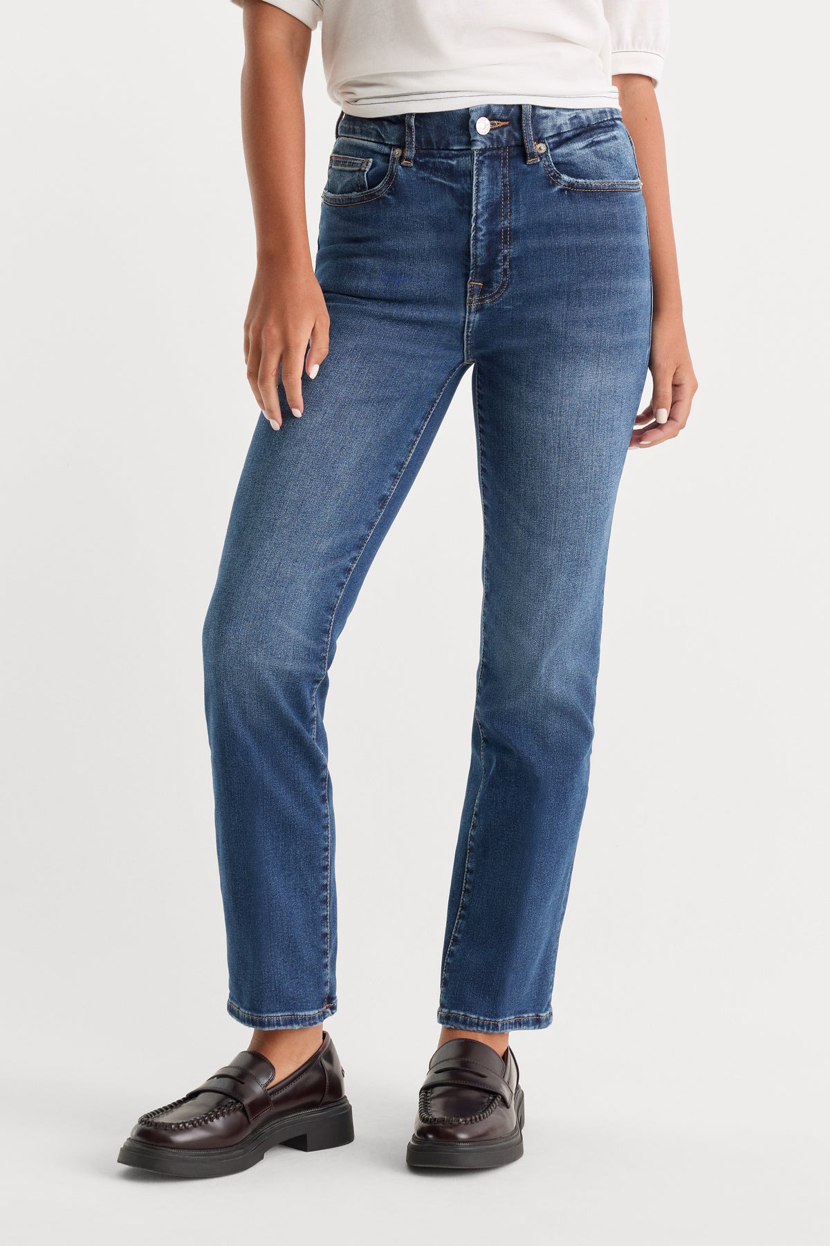 ALWAYS FITS GOOD LEGS STRAIGHT JEANS | INDIGO571-6 | GOOD AMERICAN | MODEL