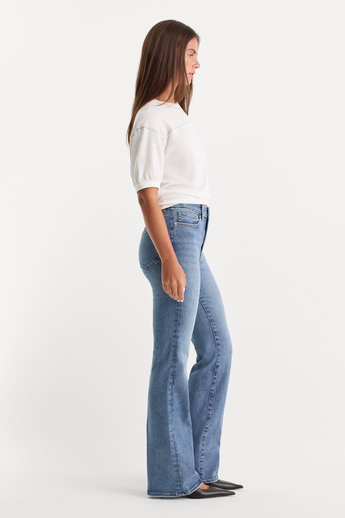 ALWAYS FITS GOOD CLASSIC BOOTCUT JEANS | INDIGO316-5 | GOOD AMERICAN | MODEL