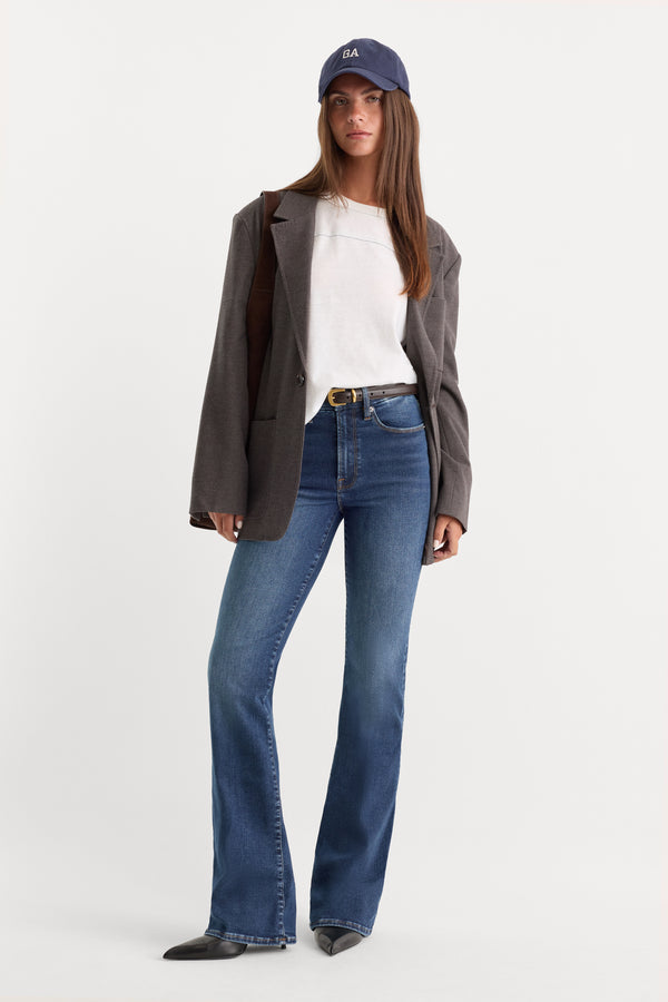 ALWAYS FITS GOOD CLASSIC BOOTCUT JEANS | INDIGO446-3 | GOOD AMERICAN | MODEL