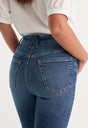 ALWAYS FITS GOOD CLASSIC BOOTCUT JEANS | INDIGO446-8 | GOOD AMERICAN | MODEL