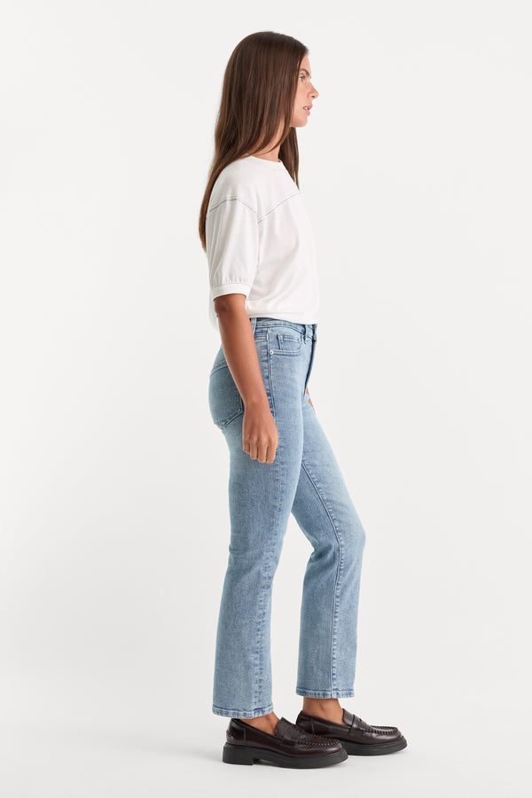 GOOD LEGS STRAIGHT JEANS | INDIGO1154-4 | GOOD AMERICAN | MODEL