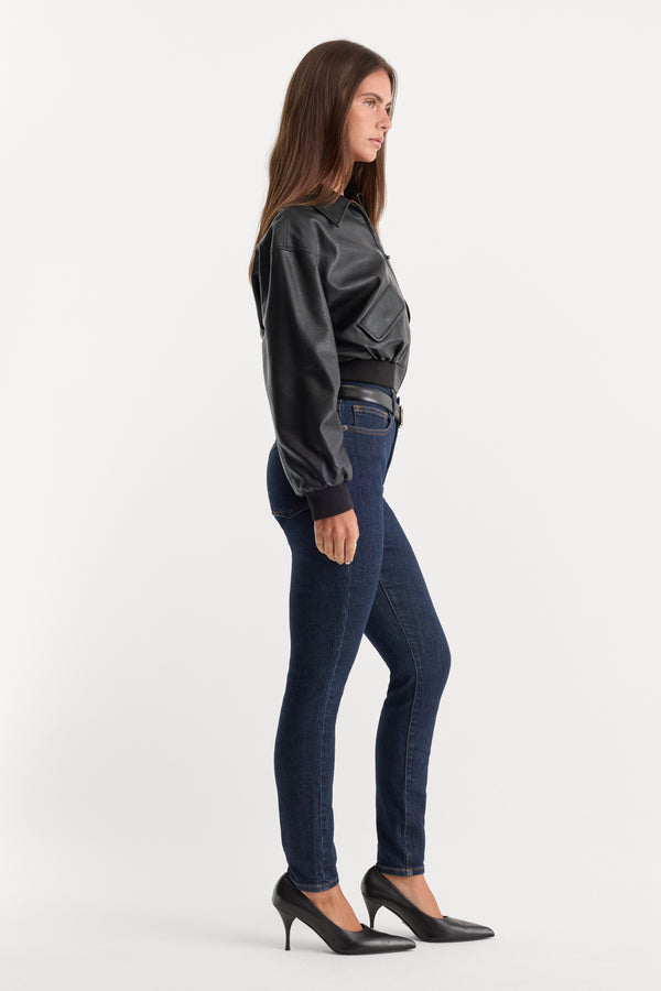GOOD LEGS SKINNY JEANS | INDIGO1153-4 | GOOD AMERICAN | MODEL