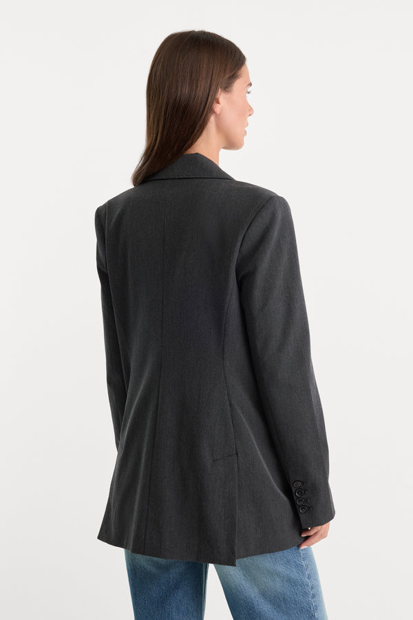 ESSENTIAL SUITING OVERSIZED DOUBLE BREASTED BLAZER | DARK HEATHER GRAY-5 | GOOD AMERICAN | MODEL