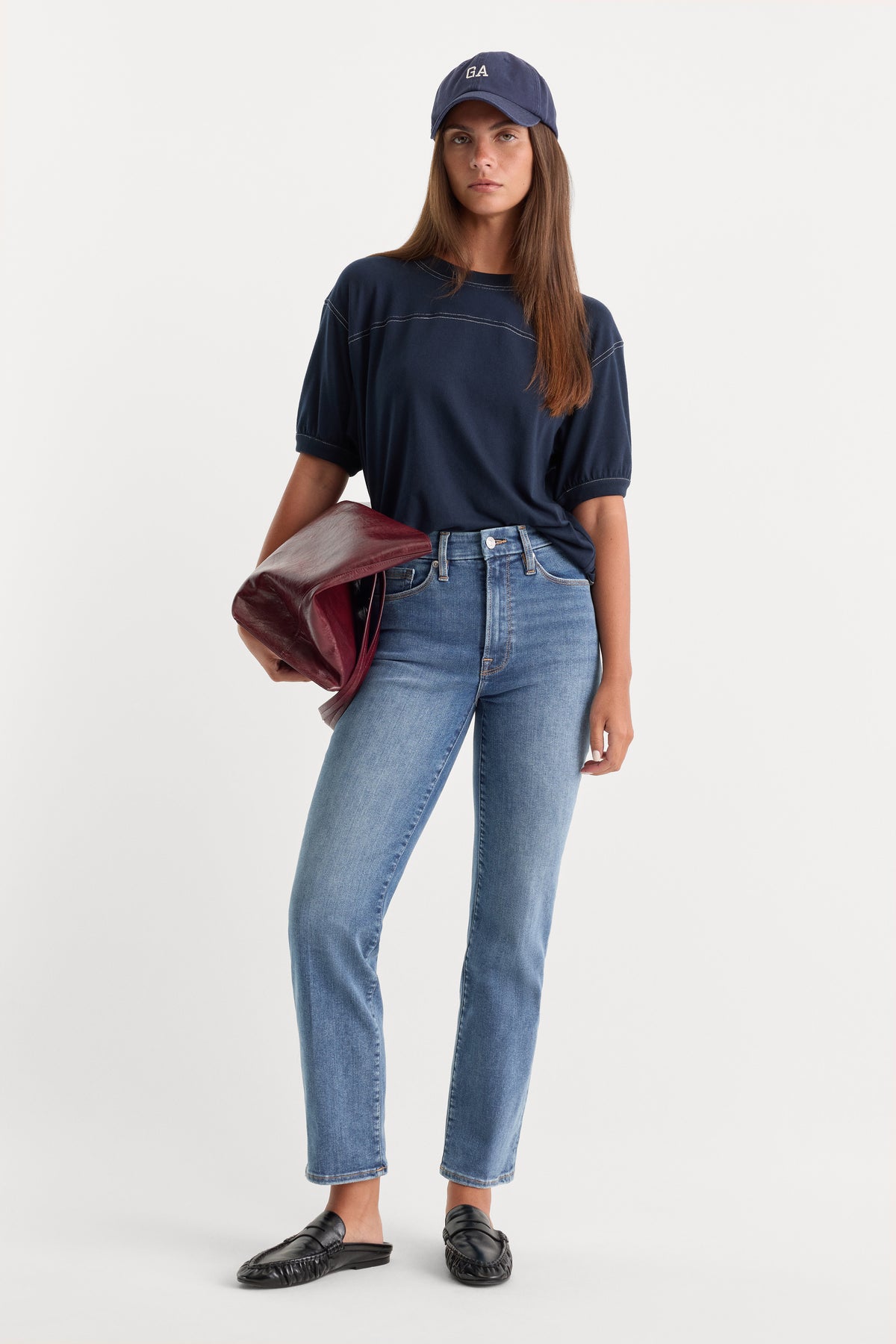 ALWAYS FITS GOOD PETITE STRAIGHT JEANS | INDIGO316-2 | GOOD AMERICAN | MODEL