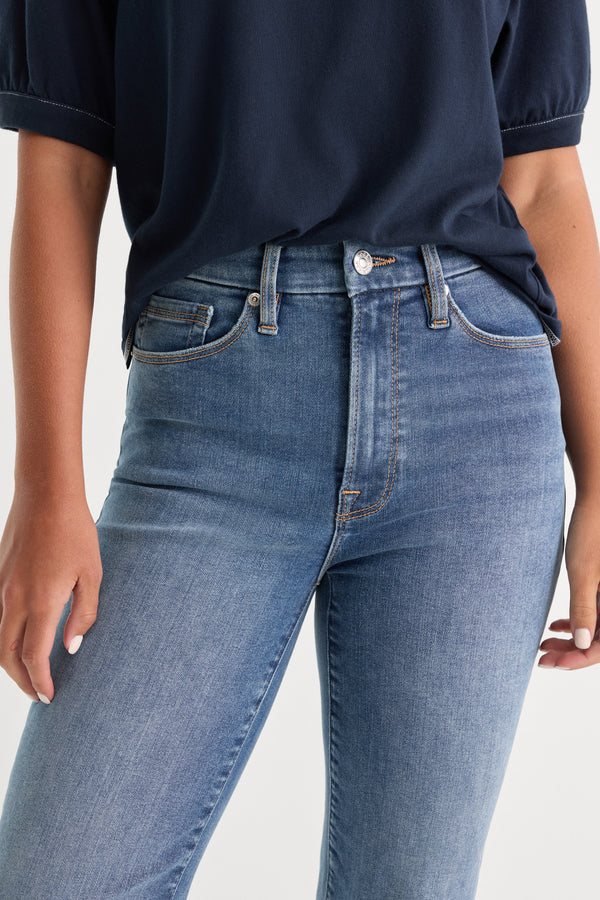ALWAYS FITS GOOD LEGS STRAIGHT JEANS | INDIGO316-6 | GOOD AMERICAN | MODEL