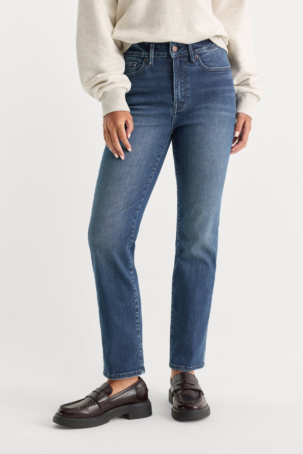ALWAYS FITS GOOD LEGS STRAIGHT JEANS | INDIGO446-6 | GOOD AMERICAN | MODEL