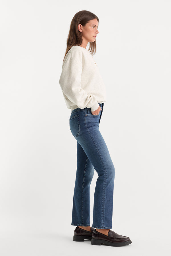 ALWAYS FITS GOOD LEGS STRAIGHT JEANS | INDIGO446-4 | GOOD AMERICAN | MODEL