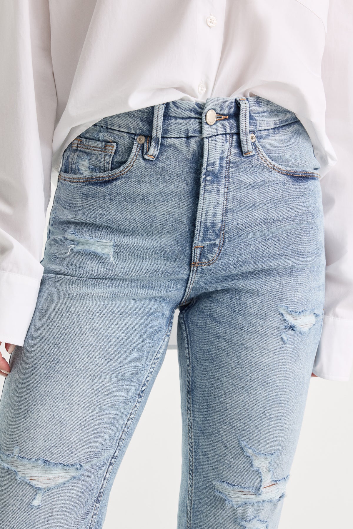 GOOD ICON STRAIGHT ANKLE JEANS | INDIGO1078-3 | GOOD AMERICAN | MODEL