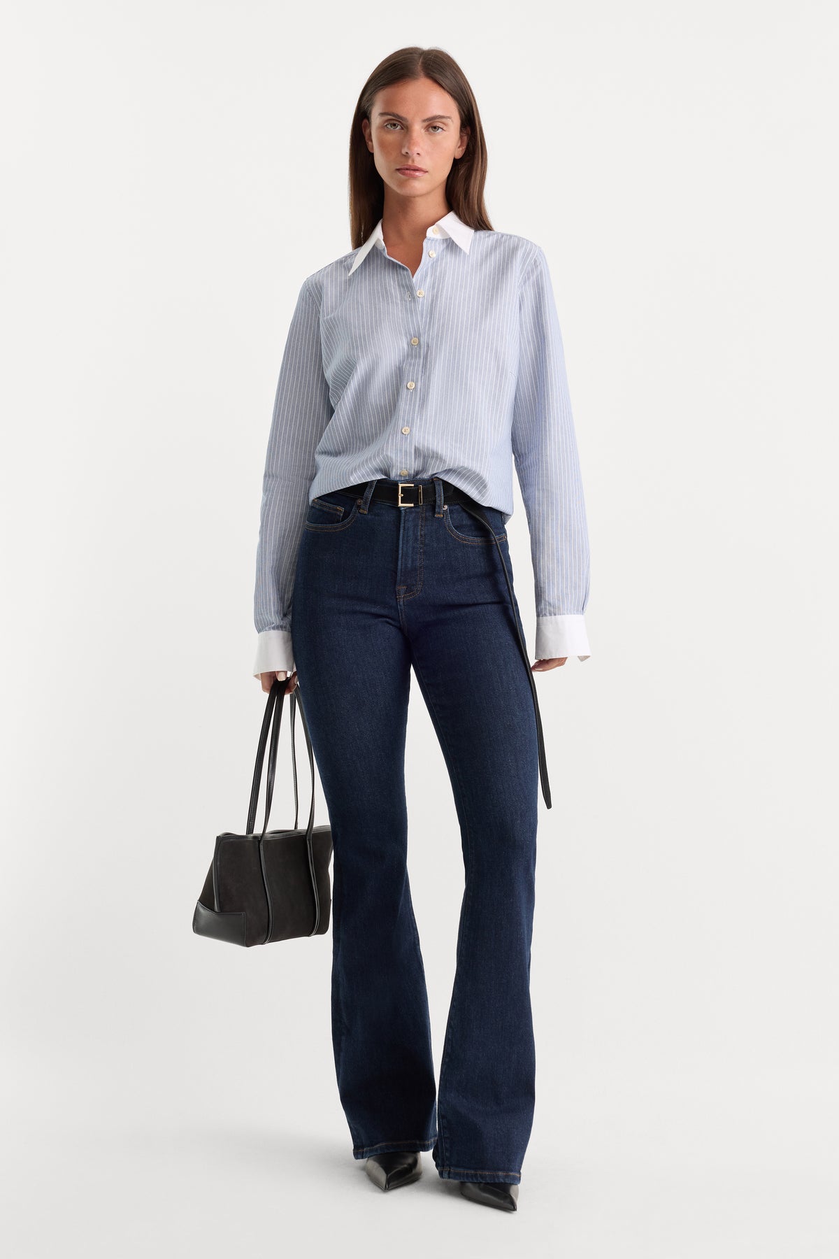 GOOD LEGS FLARE JEANS | INDIGO1153-1 | GOOD AMERICAN | MODEL