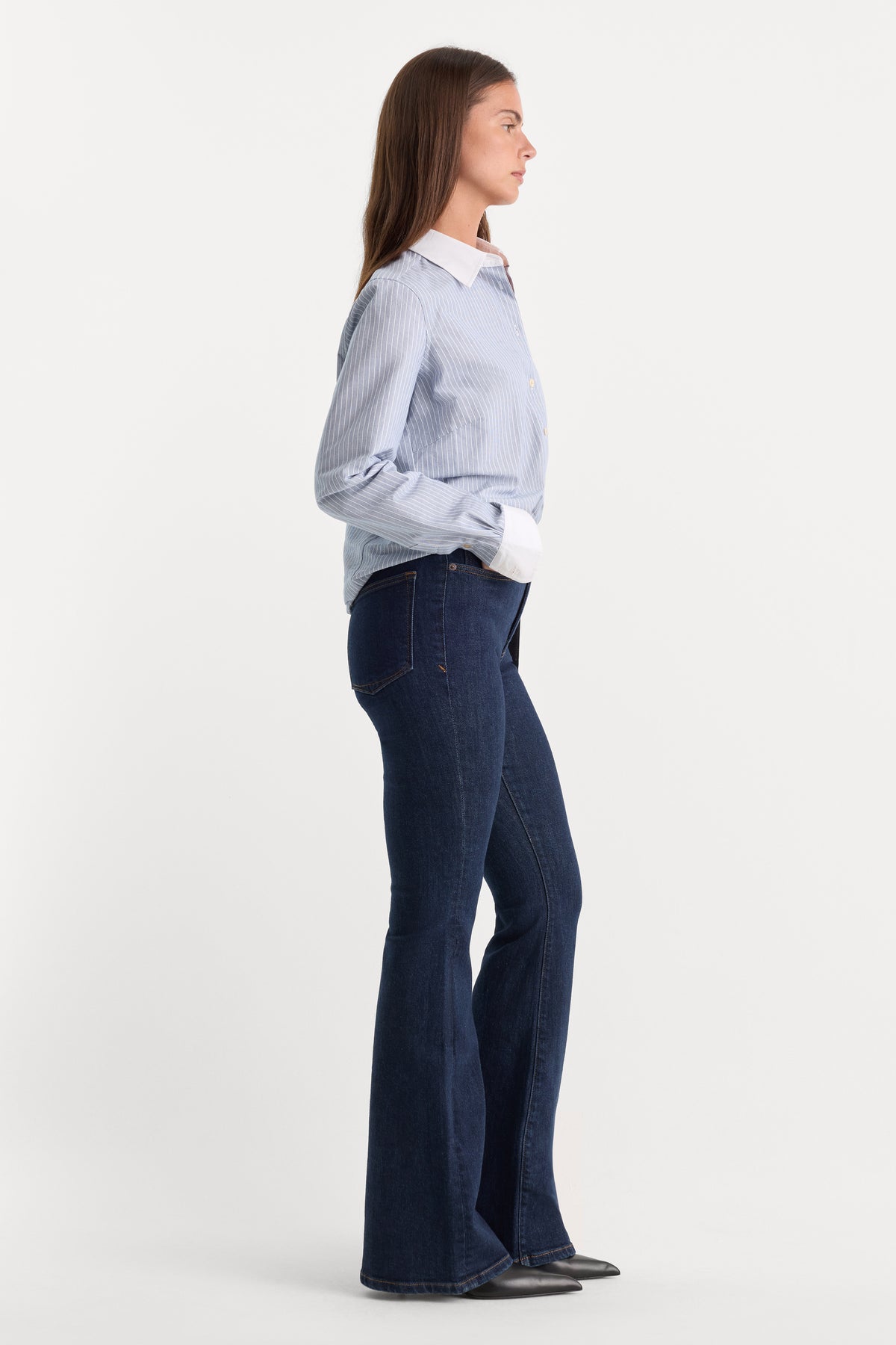 GOOD LEGS FLARE JEANS | INDIGO1153-4 | GOOD AMERICAN | MODEL