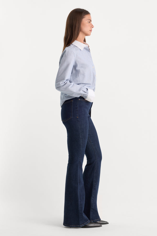 GOOD LEGS FLARE JEANS | INDIGO1153-4 | GOOD AMERICAN | MODEL