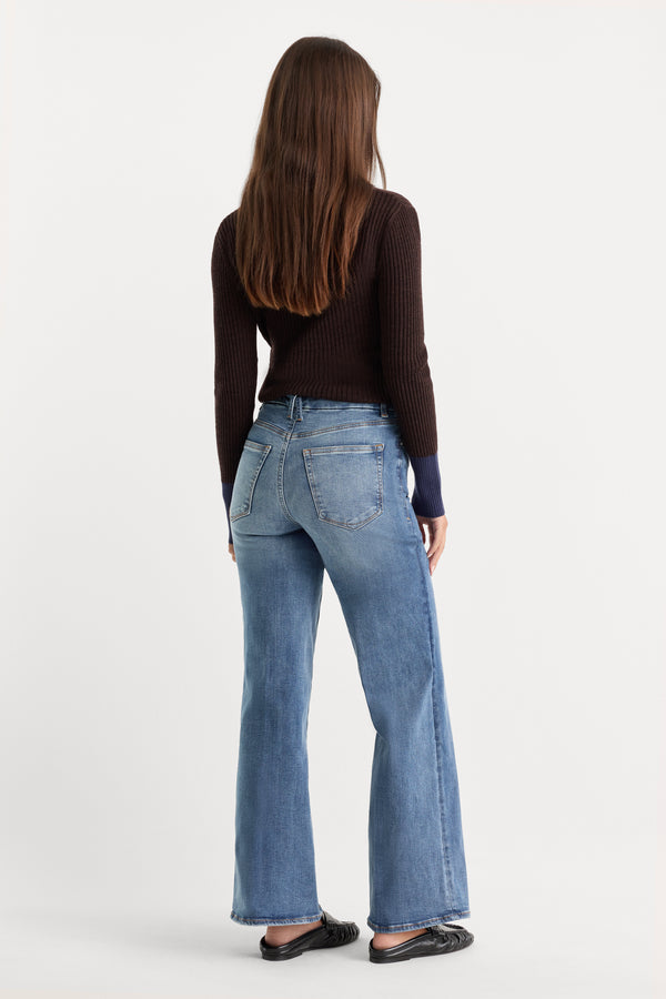 ALWAYS FITS SLIM PALAZZO JEANS | TAWNY-8 | GOOD AMERICAN | MODEL