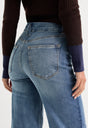 ALWAYS FITS SLIM PALAZZO JEANS | TAWNY-7 | GOOD AMERICAN | MODEL