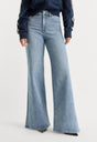 GOOD WAIST PALAZZO JEANS | INDIGO1154-2 | GOOD AMERICAN | MODEL
