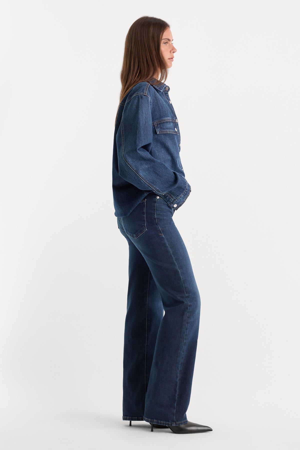 SOFT TECH GOOD TRUE STRAIGHT JEANS|INDIGO572-5 | GOOD AMERICAN | MODEL