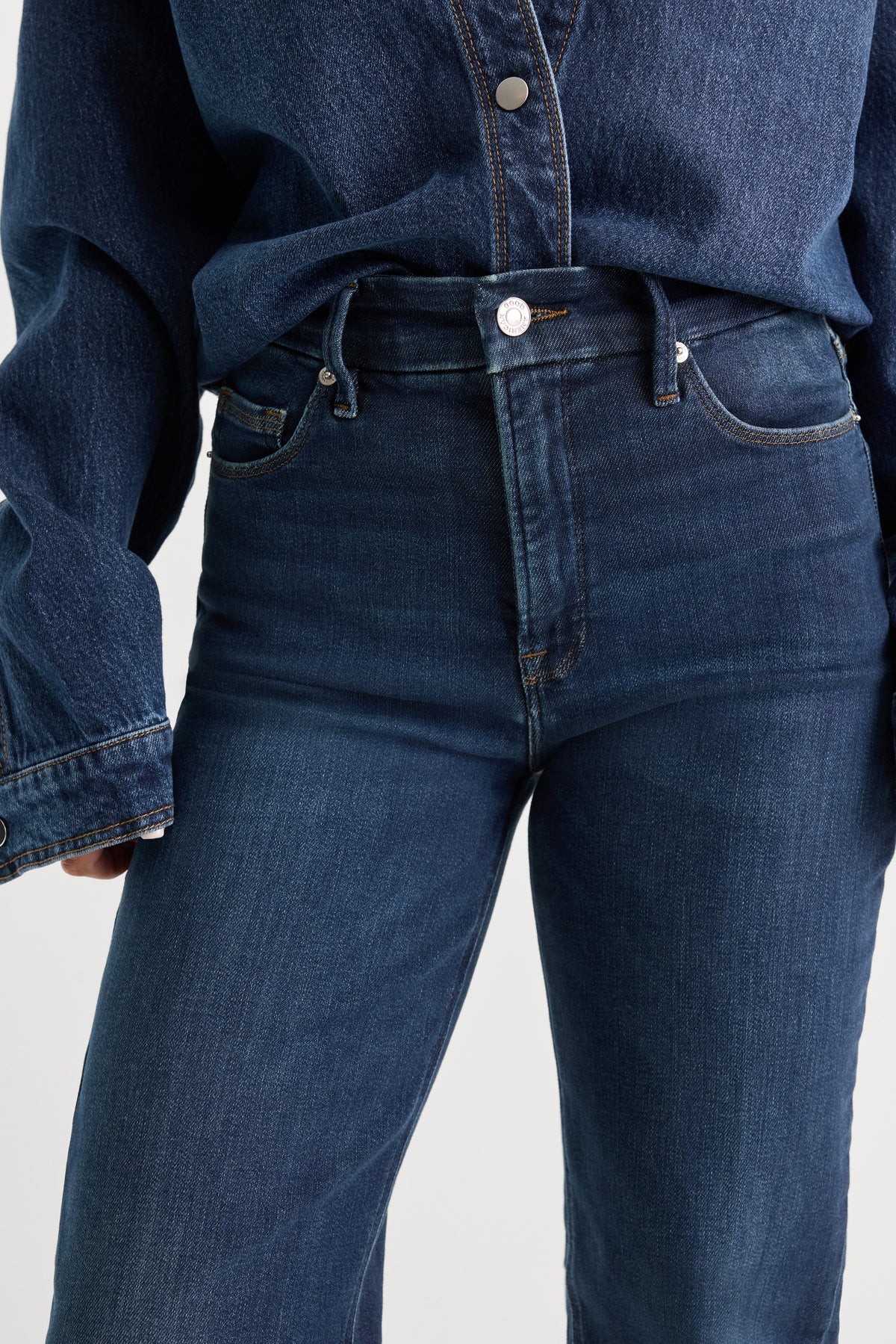 SOFT TECH GOOD PETITE TRUE STRAIGHT JEANS | INDIGO572