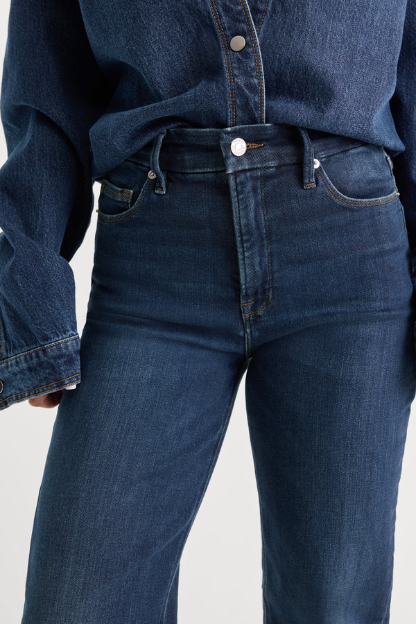 SOFT TECH GOOD PETITE TRUE STRAIGHT JEANS | INDIGO572