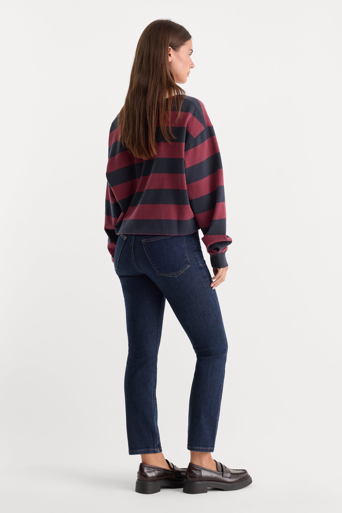GOOD LEGS STRAIGHT JEANS | INDIGO1153-5 | GOOD AMERICAN | MODEL