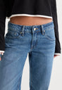 VINTAGE LOW LOOSE JEANS | INDIGO1224-4 | GOOD AMERICAN | MODEL