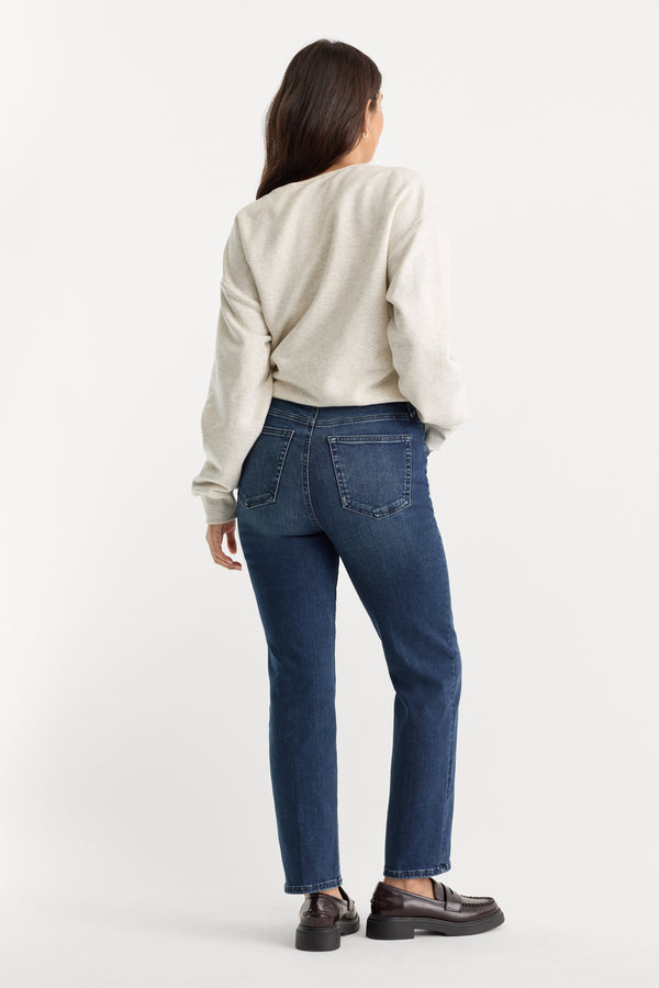 ALWAYS FITS GOOD LEGS STRAIGHT JEANS | INDIGO446-2 | GOOD AMERICAN | MODEL