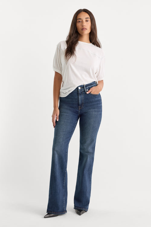 ALWAYS FITS GOOD CLASSIC BOOTCUT JEANS | INDIGO446-1 | GOOD AMERICAN | MODEL