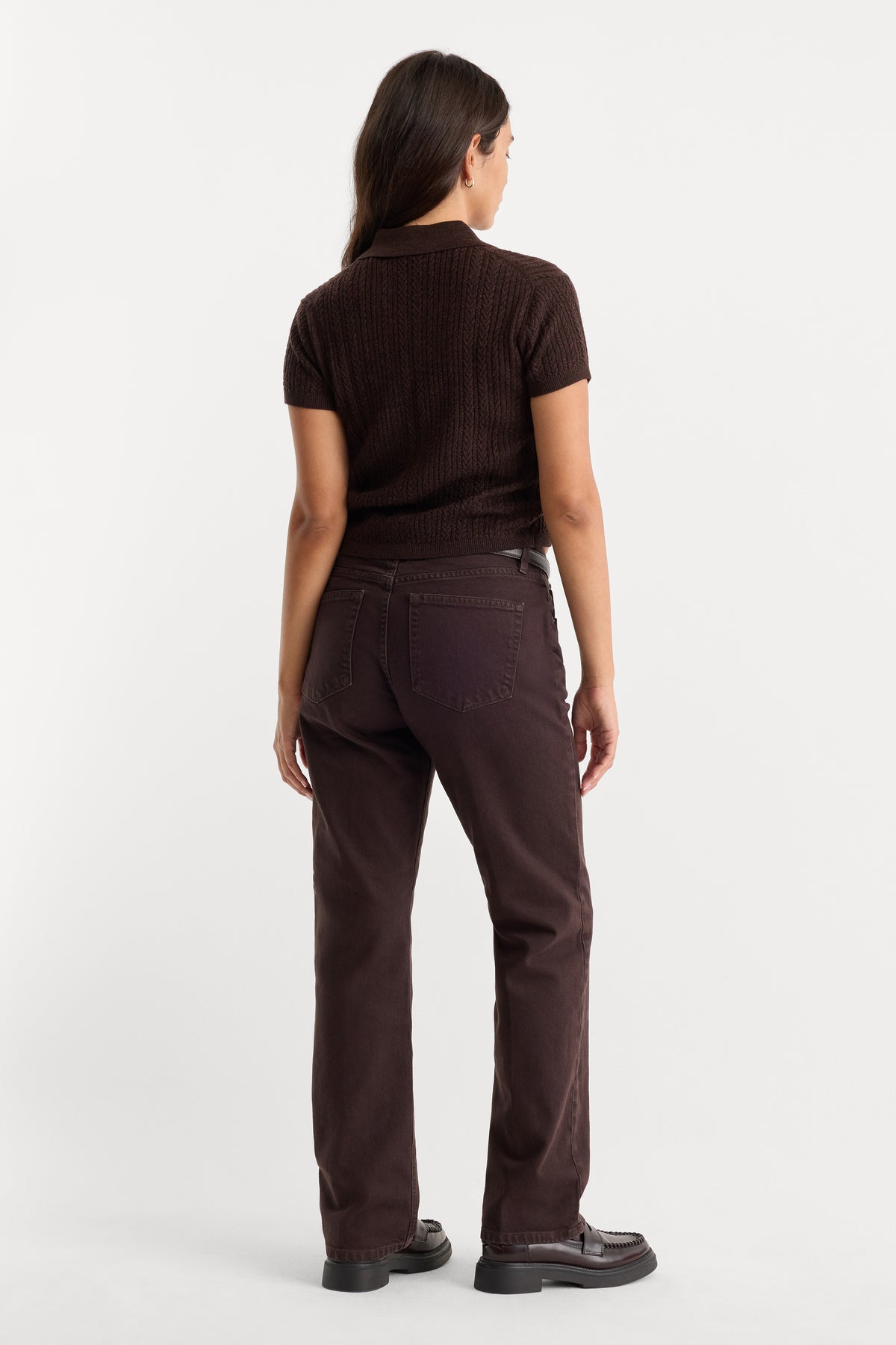 VINTAGE STRAIGHT JEANS | ESPRESSO-8 | GOOD AMERICAN | MODEL