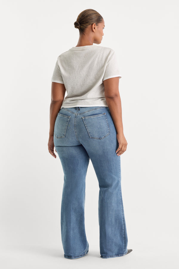 ALWAYS FITS GOOD CLASSIC BOOTCUT JEANS | INDIGO316-2 | GOOD AMERICAN | MODEL