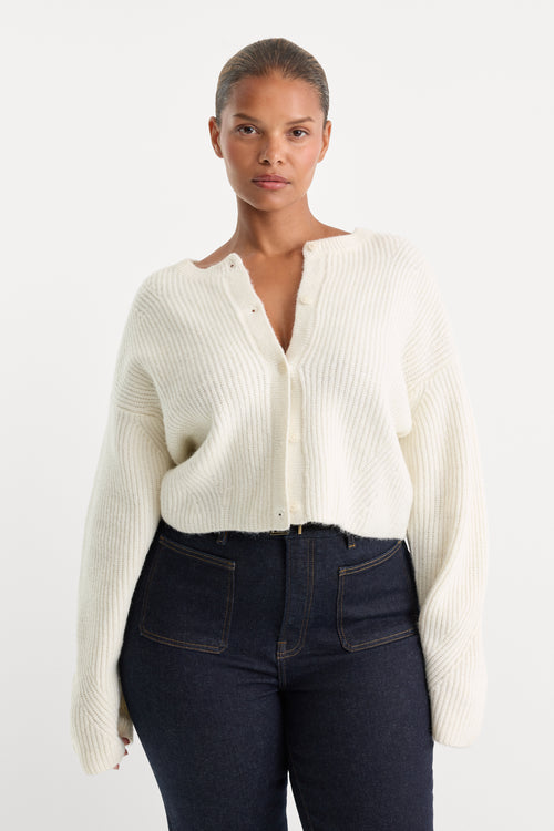 THE CHUNKY KNIT CARDIGAN | CHALK-1 | GOOD AMERICAN | MODEL