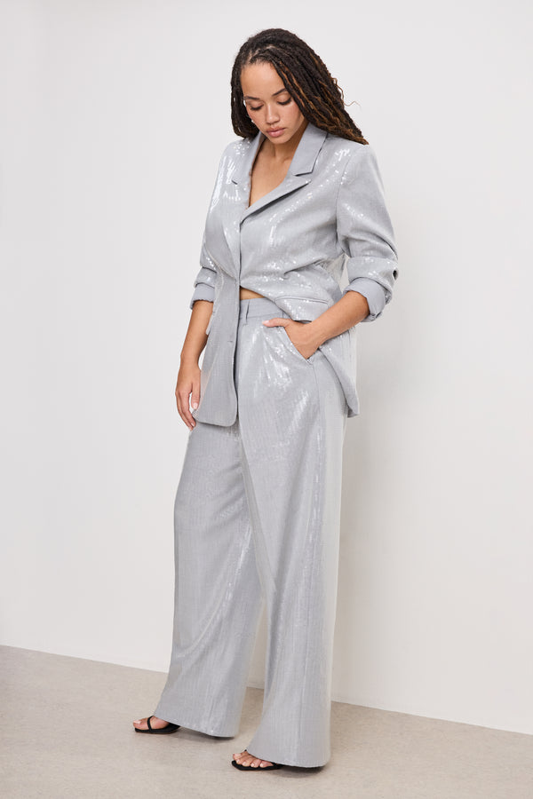 model: Size 8 | 