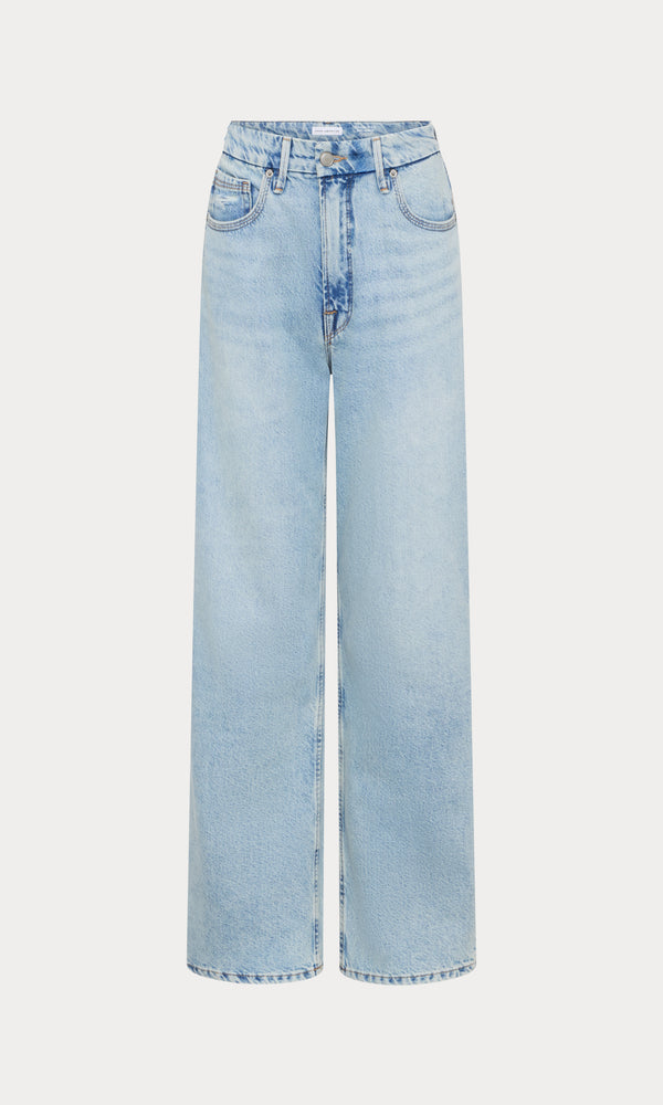 GOOD PETITE 90s RELAXED JEANS | INDIGO1075-6 | GOOD AMERICAN | MODEL