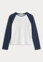 THE LONG SLEEVE RAGLAN TEE | CHALK-5 | GOOD AMERICAN | MODEL