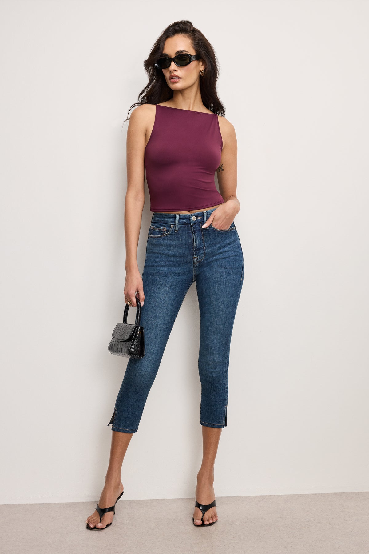 WEIGHTLESS SLEEVELESS TANK | FIG007