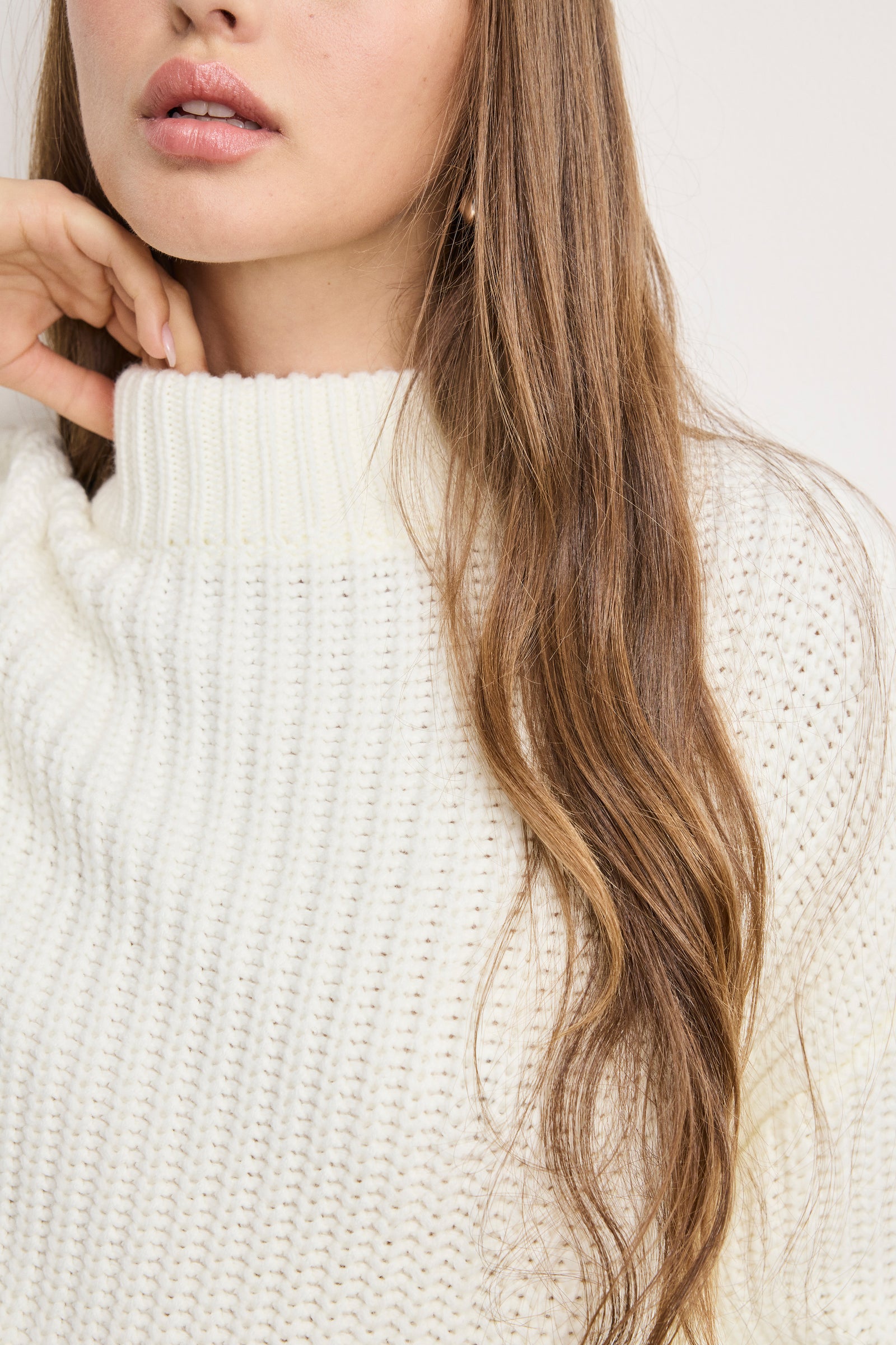 CHUNKY KNIT MOCK NECK SWEATER | IVORY003