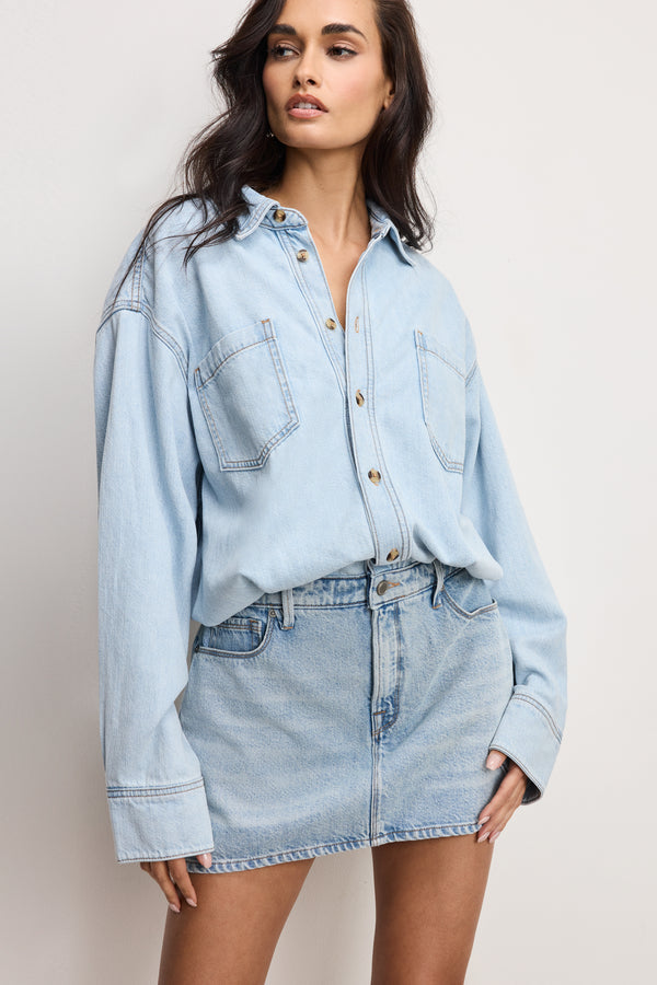 DENIM SHIRT DRESS | INDIGO795-1 | GOOD AMERICAN | MODEL